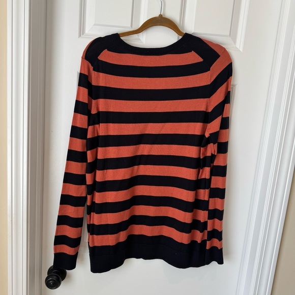 Amazon Essentials Long-Sleeve V-Neck Sweater - Black Orange Striped - XL -NWT - Picture 5 of 6